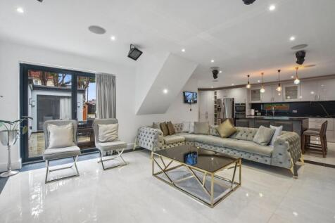 Ingram Way, Greenford, UB6