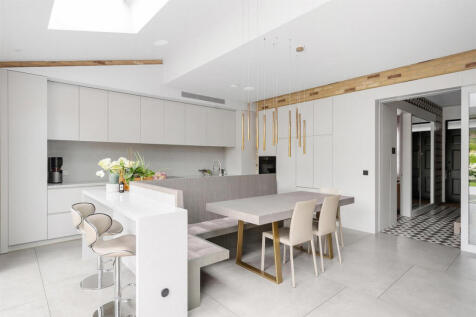 Kingsley Avenue, London, W13